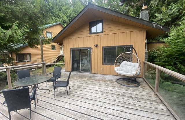 Waterfront cozy cabin vacation home with dock