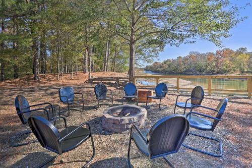 Waterfront Deck Home on Ouachita River!