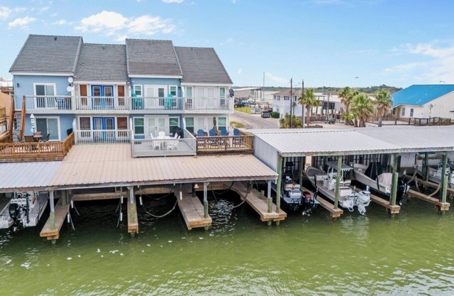 DOCKSIDE is WATERFRONT in POC