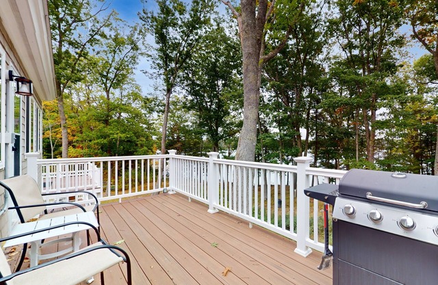 Waterfront, dog-friendly suite with Broad Cove access, firepit & sunrise view