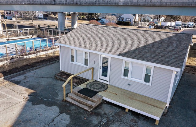 Waterfront Escape- 3BR Fishing Retreat w/ Boat Launch & Near Niantic Main Street