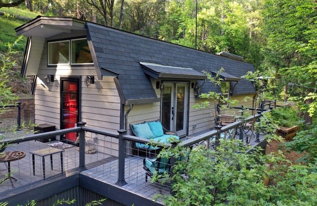 Waterfront Escape on 2 Acres – 2 Cozy Cabins with Fire Pit & Nature Views