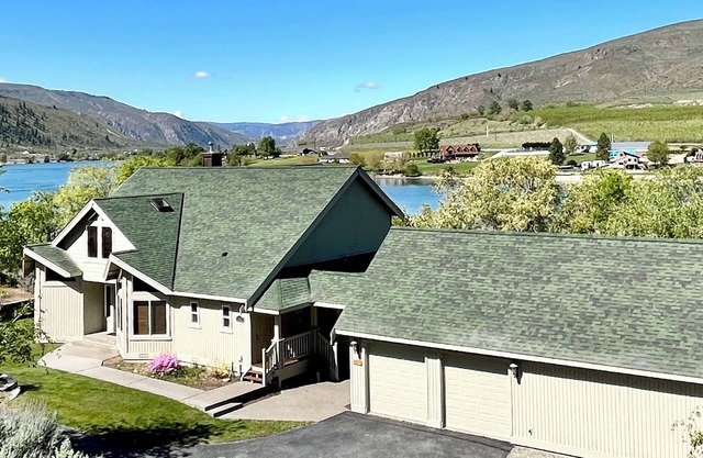 Wunderschöne 500 'Low-Bank Waterfront 7 Minuten von Chelan!