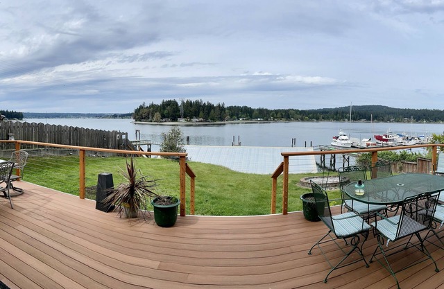 Waterfront escape with amazing views