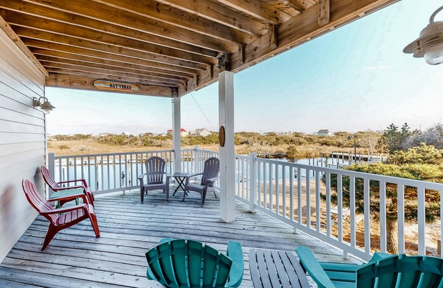 Waterfront Family Condo w/ Free WiFi, Shared Pool, Private W/D, Water Views