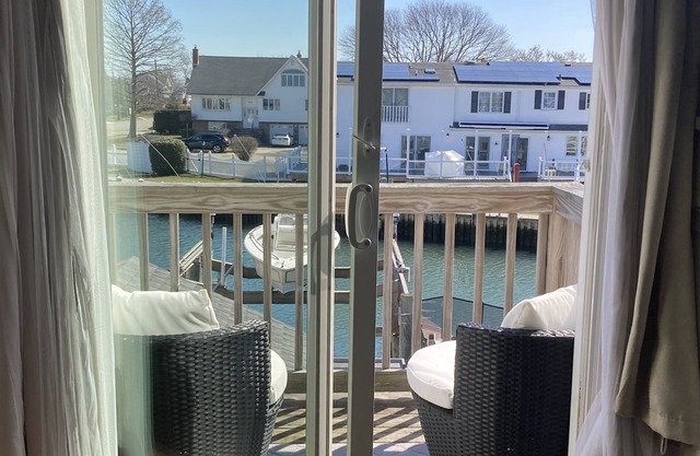 Waterfront Family Friendly Oasis in Seaford