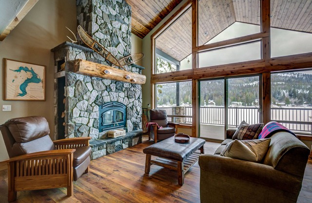 Neubau Waterfront Family Lake Lodge auf der Sonnenseite der Bottle Bay!