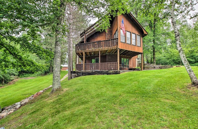 3BR + Waterfront Fünfzig Lakes Home w / Dock & Kajaks!