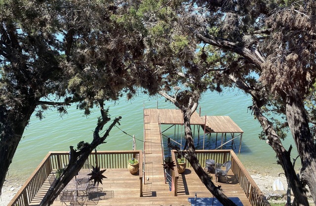 Waterfront, fishing primer, sunning decks, swimming area, kayaks