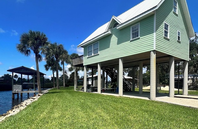 Waterfront Getaway in Suwannee, FL