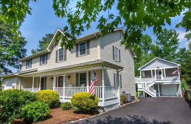 Waterfront Getaway on Cox Creek