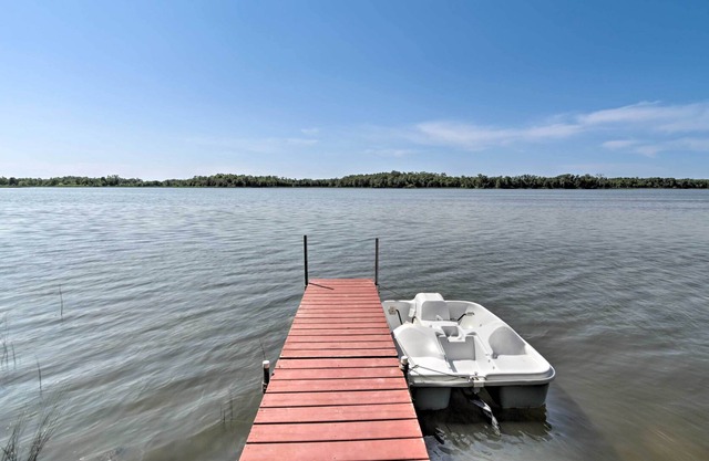 NEW! Waterfront Getaway on Erickson Lake w/ Kayaks