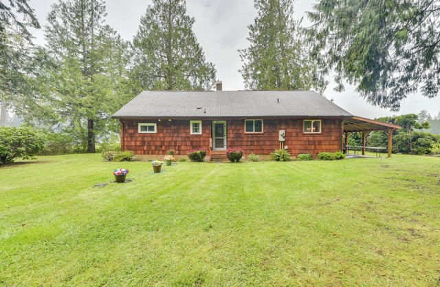 Waterfront Grapeview Escape w/ Boat Dock & Views!