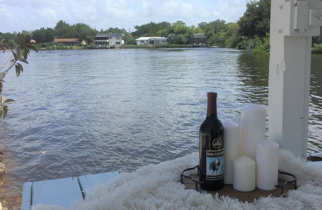 Waterfront Gulf retreat, Tranquil, Spectacular views, Wildlife, Kayaks, Fishing.