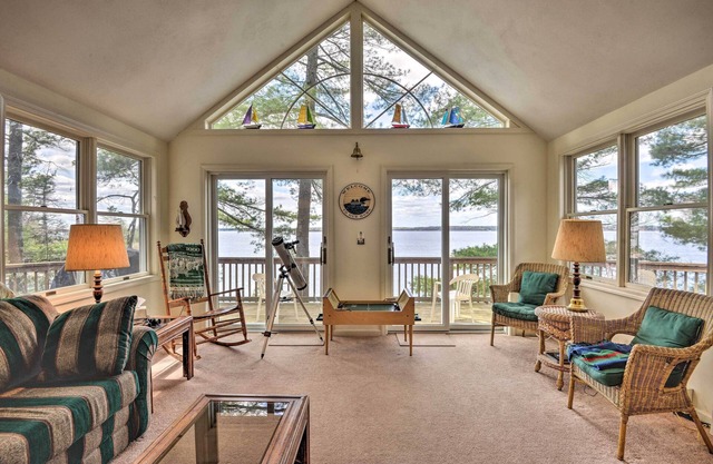 NEU! Waterfront Hammond Home mit Grill und Bootsanlegestelle!