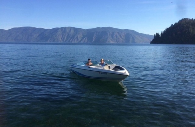 Waterfront Home-Great Boating/Fishing/Beach. Mountain Views, close to Sandpoint