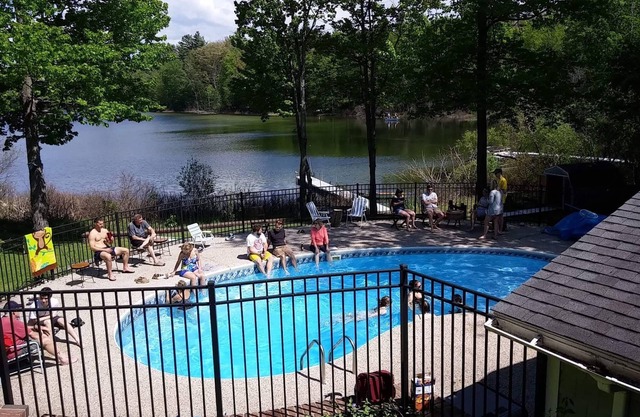 Lily Pad Cove-Einzigartiges Zuhause mit Inground Außenpool - Sanford Lake-Lake Ann