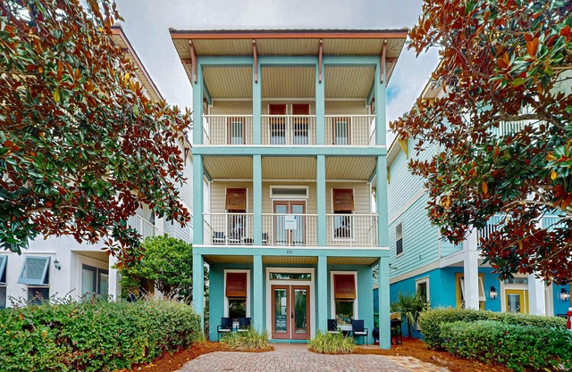 Waterfront home near the beach with lagoon-style pool & lanais - dog-friendly