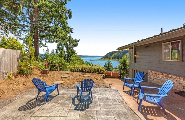 Waterfront home on Hood Canal with gorgeous view, balcony, deck, & washer/dryer