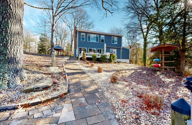 Waterfront home on Mill Creek with hot tub, dock, kayaks & gorgeous view