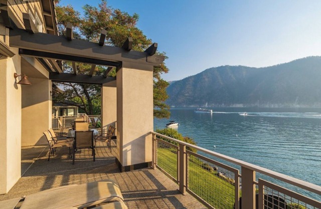 Haus am Ufer des Chelan-Sees im Wapato Point Resort