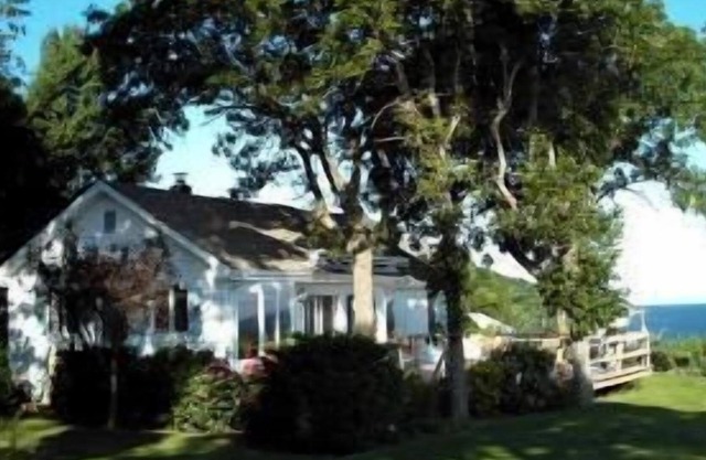 Haus am Wasser auf Long Island Sound in Rocky Point