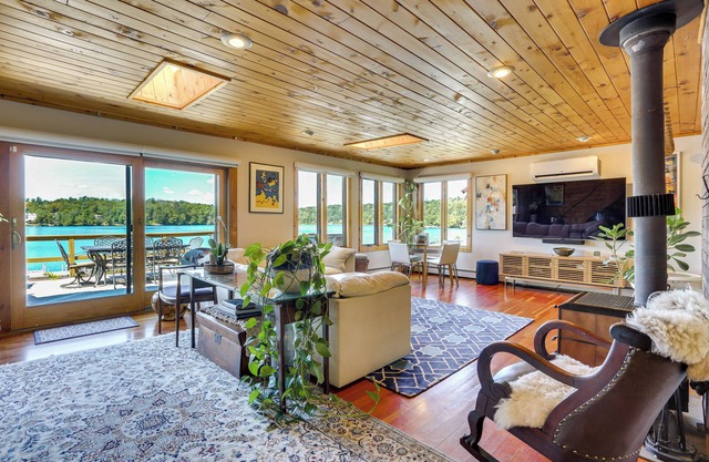 Waterfront Home on White Lake: Near Bethel Woods!