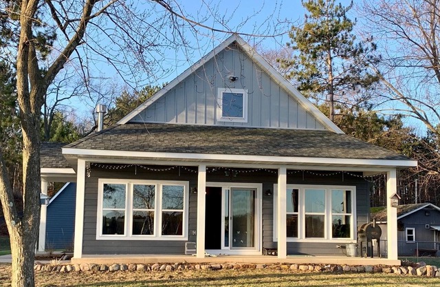 Waterfront home on Lake Wissota on quiet bay