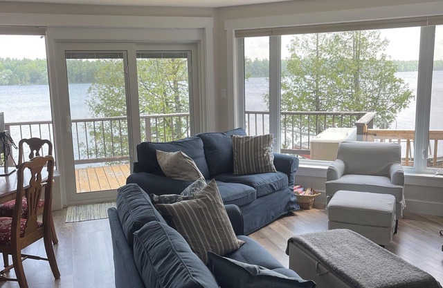 Waterfront home White Lake On