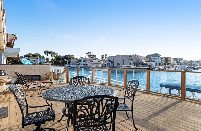 Haus am Wasser mit großer Sonnenterrasse, Blick auf den Hafen und in der Nähe von Sehenswürdigkeiten