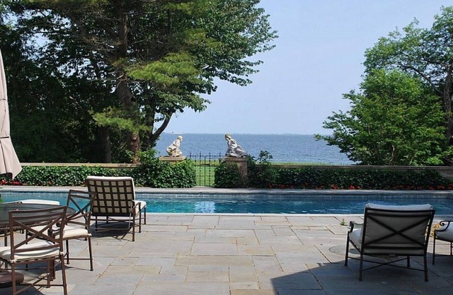 WATERFRONT HOME mit eigenem Strand an der Bucht. SONDERPREIS MITTE-WOCHE