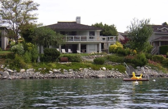 Atemberaubende Waterfront Home am Wapato Point: ** Nebensaison Sonderpreise **