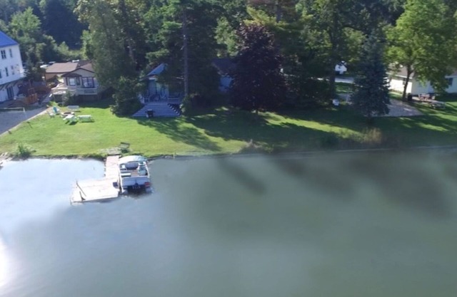Waterfront homes -4 in a row-culdesac 100 guests, pool, hot tubs, boat, firepit
