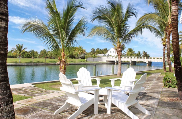 Waterfront House located in Schooner Bay, Abaco