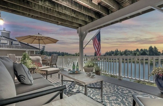 Waterfront Retreat Vacation House in Gig Harbor