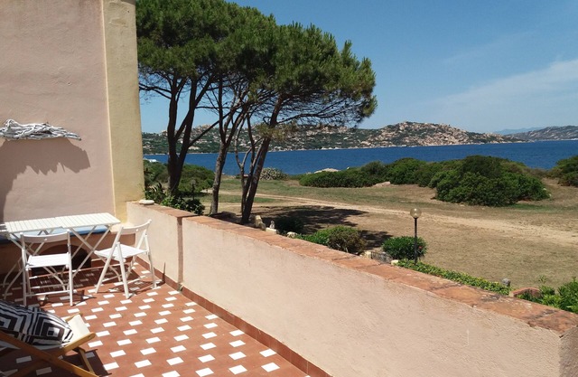 Haus am Wasser mit Terrasse und Garten 50 m vom Meer entfernt