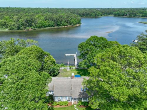 Waterfront Incredible Views and Private Dock