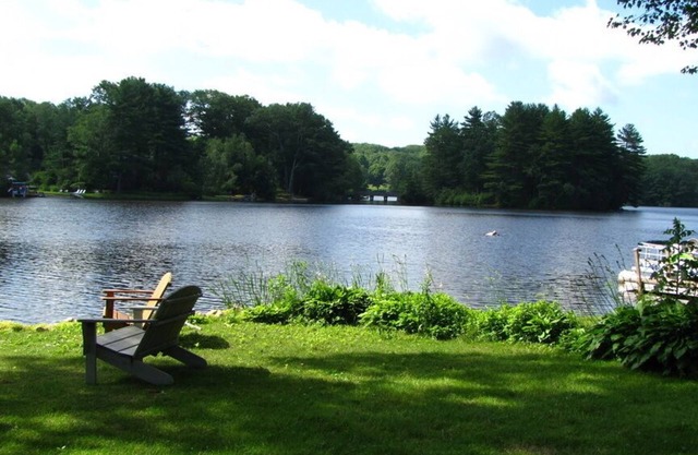 Direkter Waterfront Lake Home am ruhigen Harwinton Lake