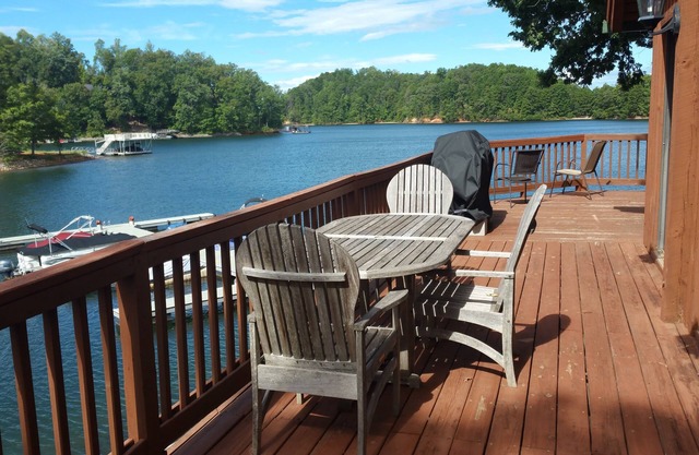 Chalet am See Keowee mit herrlichem 180 ° Seeblick, 15 Minuten von Clemson entfernt!