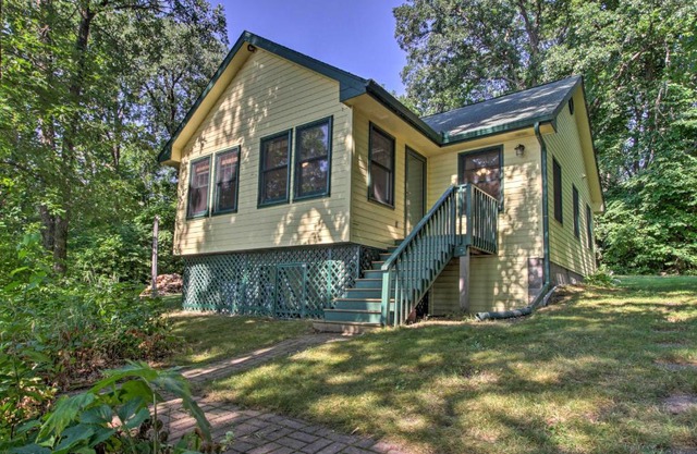 Waterfront Leech Lake Cabin with Dock, Fire Pit