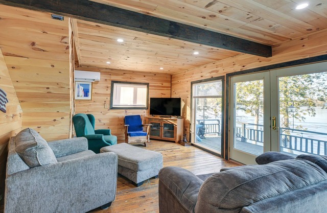 Waterfront Lincoln Home w/ 2 Decks & Fire Pit