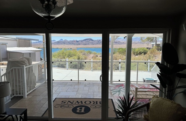 WATERFRONT LOCATION IN SAMS BEACH COMBER ESTATES !!!
