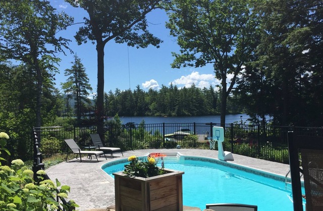 Neu! Waterfront Blockhaus mit Pool am Conway Lake