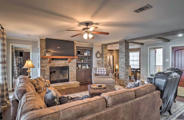 Waterfront Louisiana Vacation Rental w/ Dock!