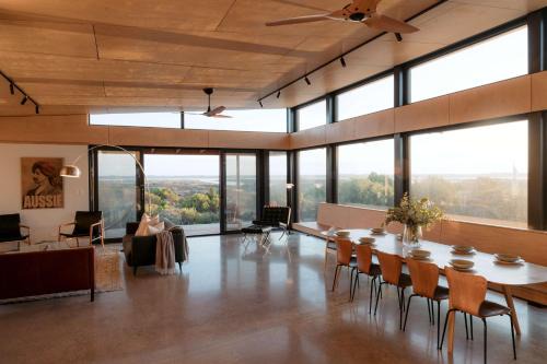 Waterfront Luxury Villa- Private, Nature, Island