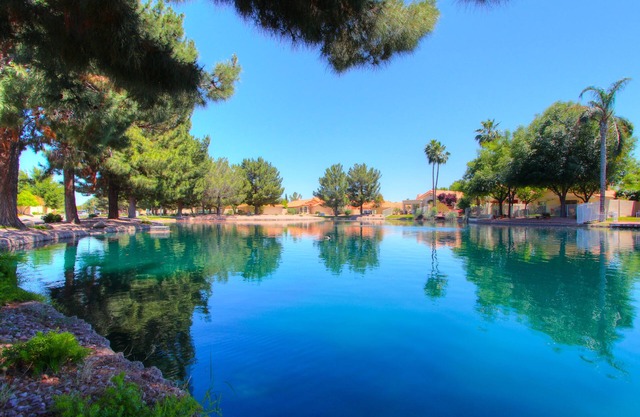 Waterfront Luxury Home in der Wüste!