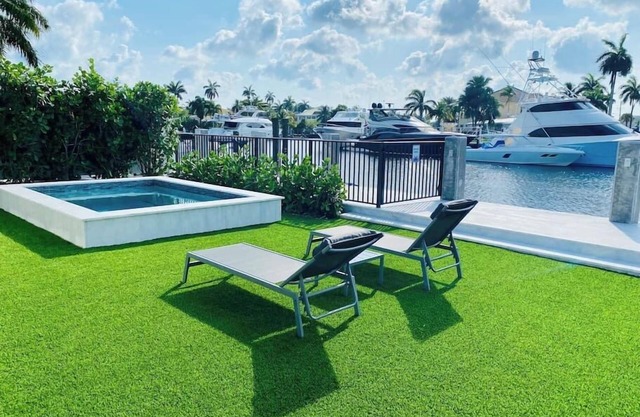 Waterfront & Marble Heated Pool 1.3mi to ConvCtr