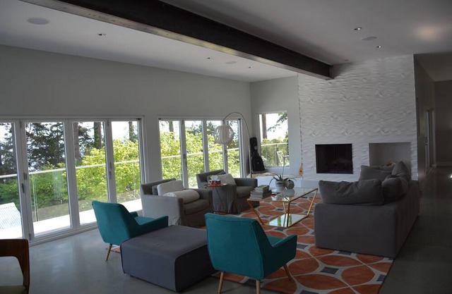 Moderne Mid-Century-Uferpromenade, Brand New 4300 sq. Ft. Kurzurlaub Perfekte Lage