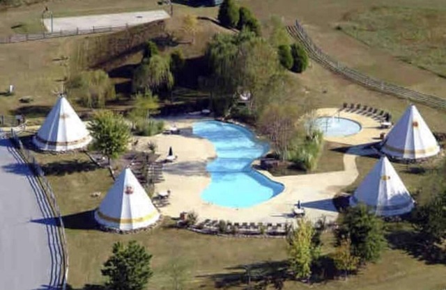 Waterfront Modern Cabin with Kayaks & Paddle boards. Golf Cart for Rent.