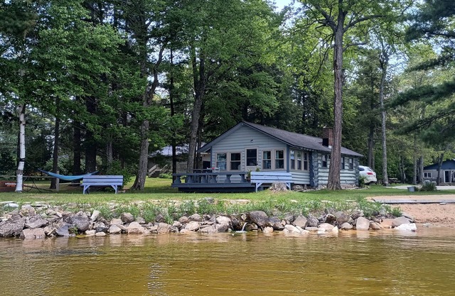 Waterfront Modernized Rustic Log Cabin on Indian Lake, Manistique, MI
